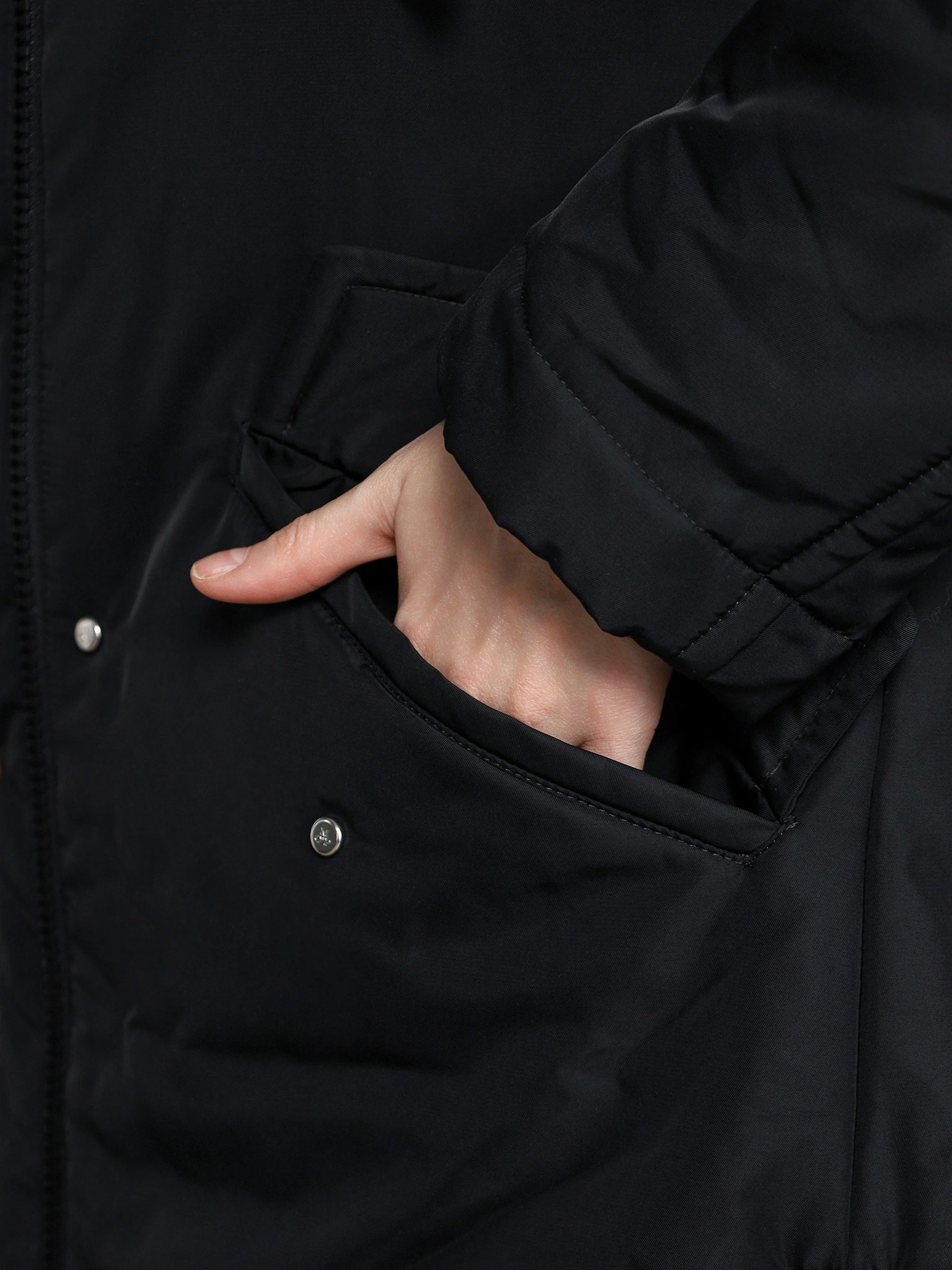 Куртка утепленная черного цвета